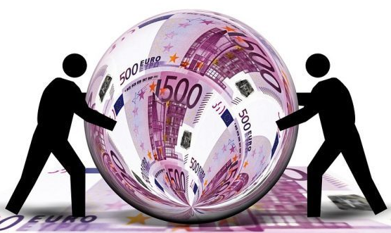 太阳官方网站app2025版多人团队副本战斗场景