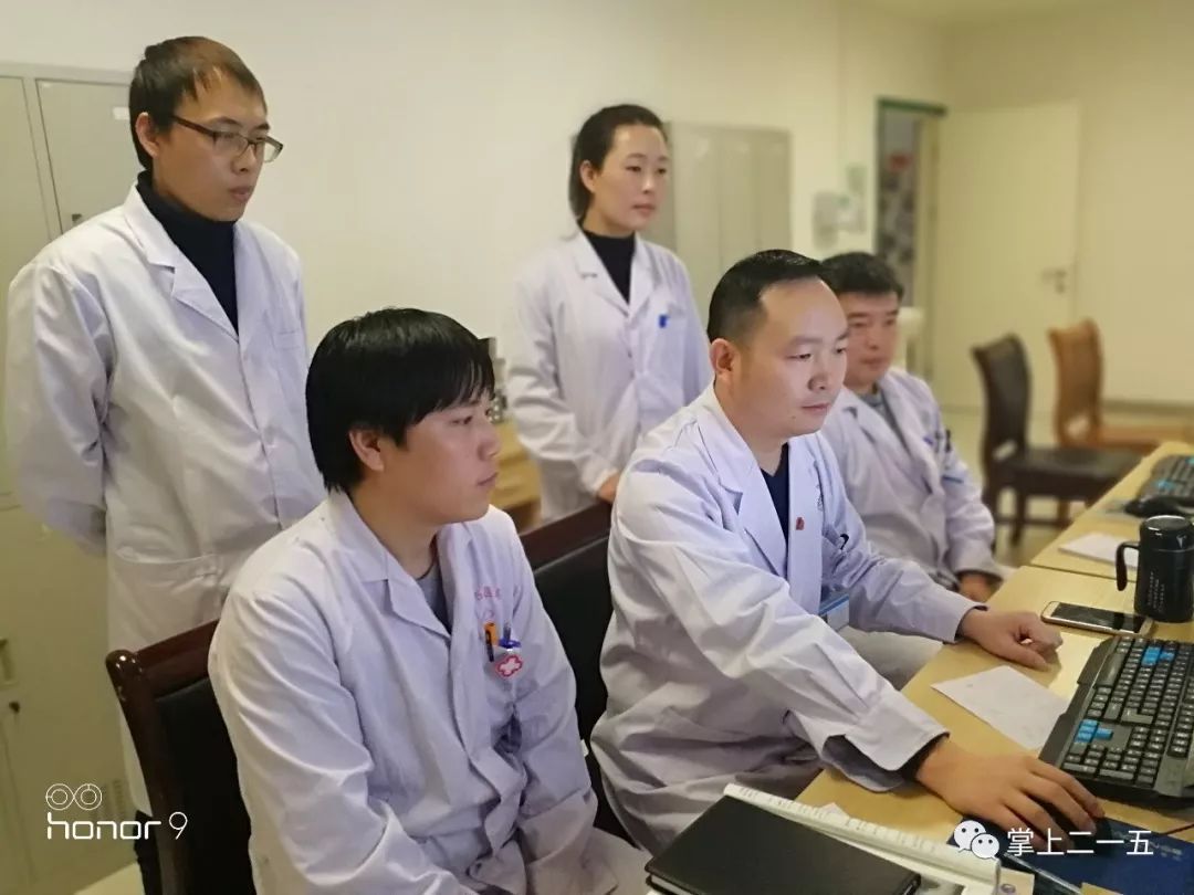 《3377体育app》2025版大型团队副本战斗画面