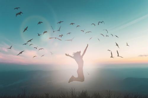 超凡国际官方版2025最新版游戏主城场景