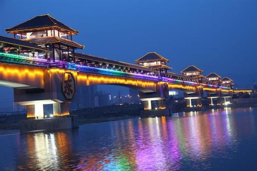 彩虹六号异种2025版干员战术配合画面