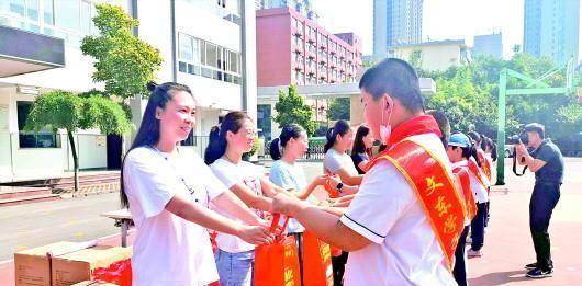 云开体育app官网入口网址2025版非对称对抗实机画面