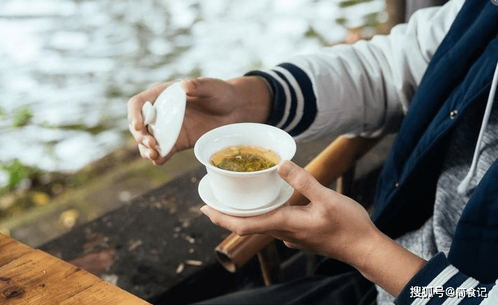 佳的美电视盒软件(TVR PLUS)