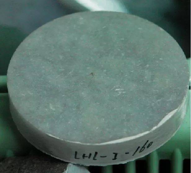 极品飞车22不羁2025版湖岸城街头场景